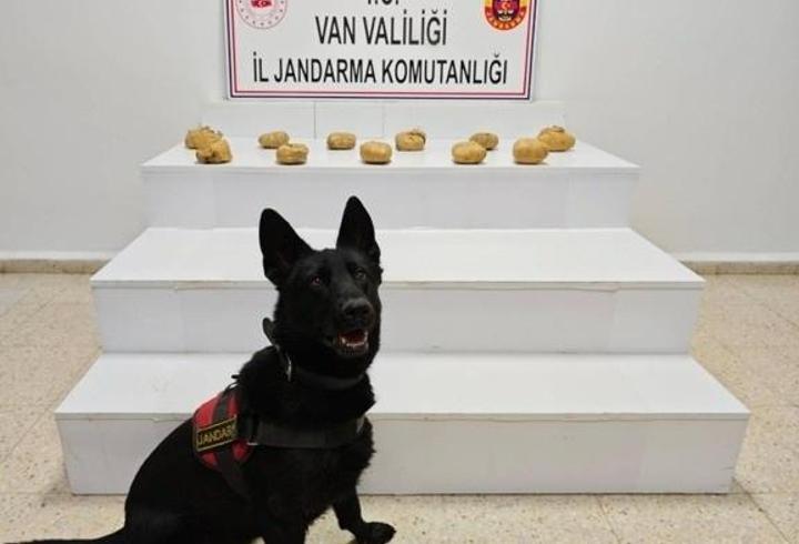Başkale’de 11 kilo 958 gram toz esrar ele geçirildi