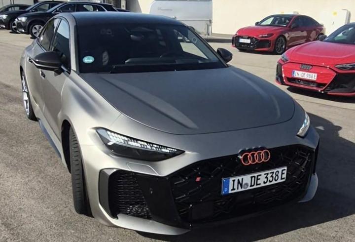 Yeni Audi RS 5 yola çıkıyor