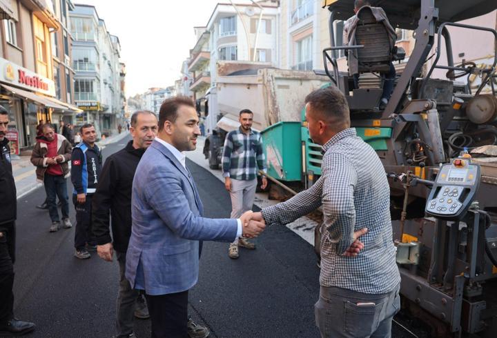 Vezirköprü'de sıcak asfalt çalışmaları başladı