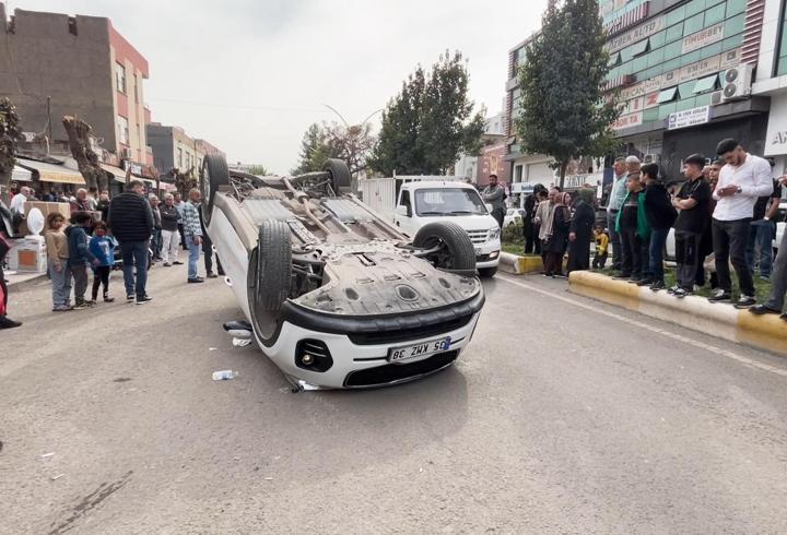 Diyarbakır’da otomobil takla attı: Sürücü yaralandı