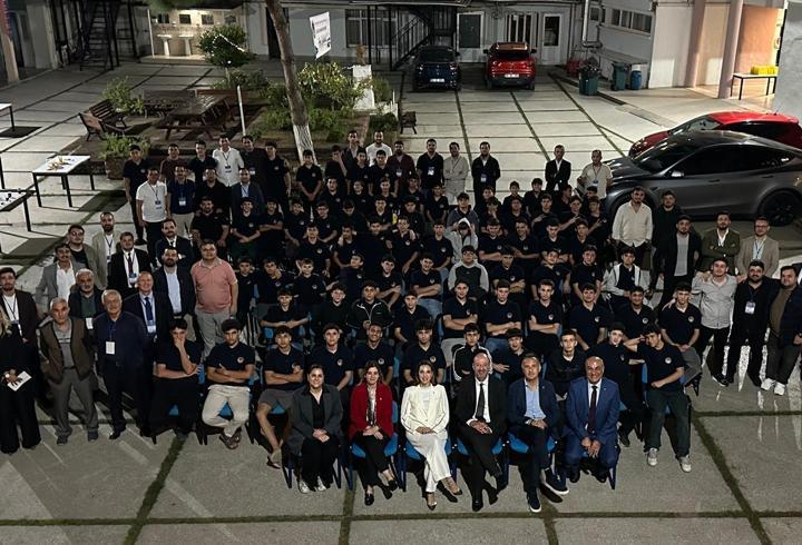 Tarihi yurtta mezunlar buluştu