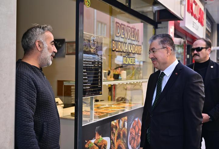 Eskişehir Valisi Yılmaz esnafı ziyaret etti
