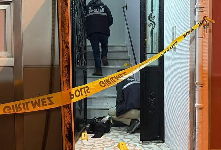Binaya pompalı tüfekle ateş açıldı; 2 gözaltı