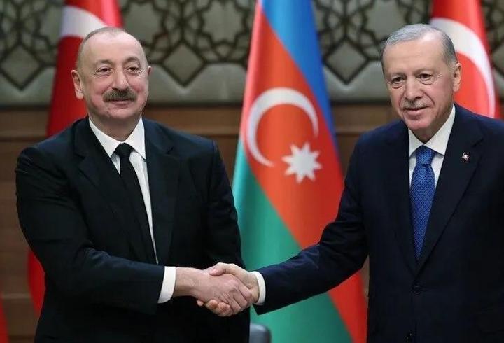 Aliyev'den Cumhurbaşkanı Erdoğan'a 29 Ekim mesajı