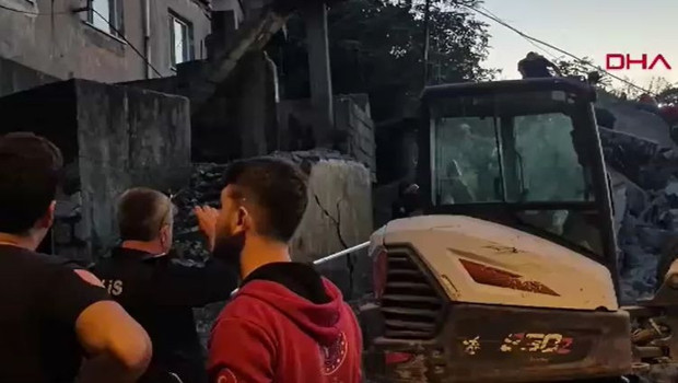 Zonguldak'ta 3 katlı bina çöktü... Enkazdan 1 kişi kurtarıldı, 1 kişinin cansız bedenine ulaşıldı
