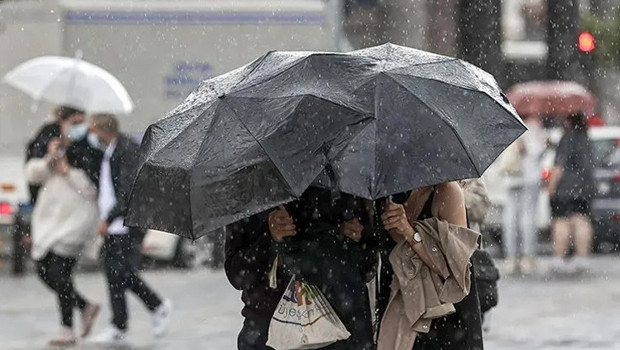 Ege kıyıları ve Doğu Anadolu için sağanak uyarısı: Birçok bölgede sis ve pus bekleniyor
