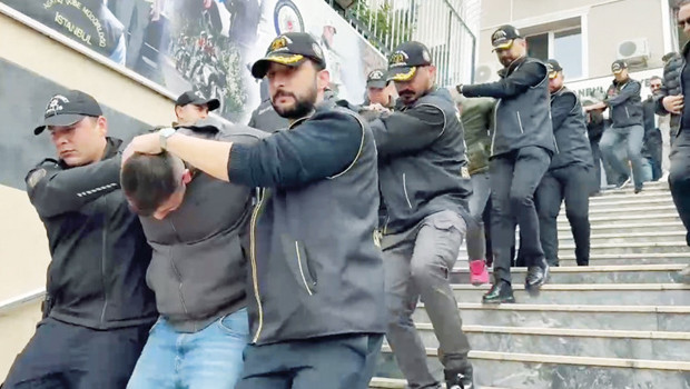 Haraççı çeteye operasyon