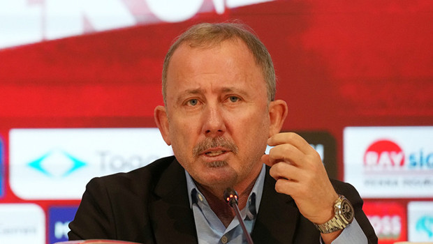 A Milli Takım teknik direktörü Sergen Yalçın'dan iddialara yanıt: 'O açıklamaları şov amacıyla yapmıştım, futbolcular da bunu biliyor!'