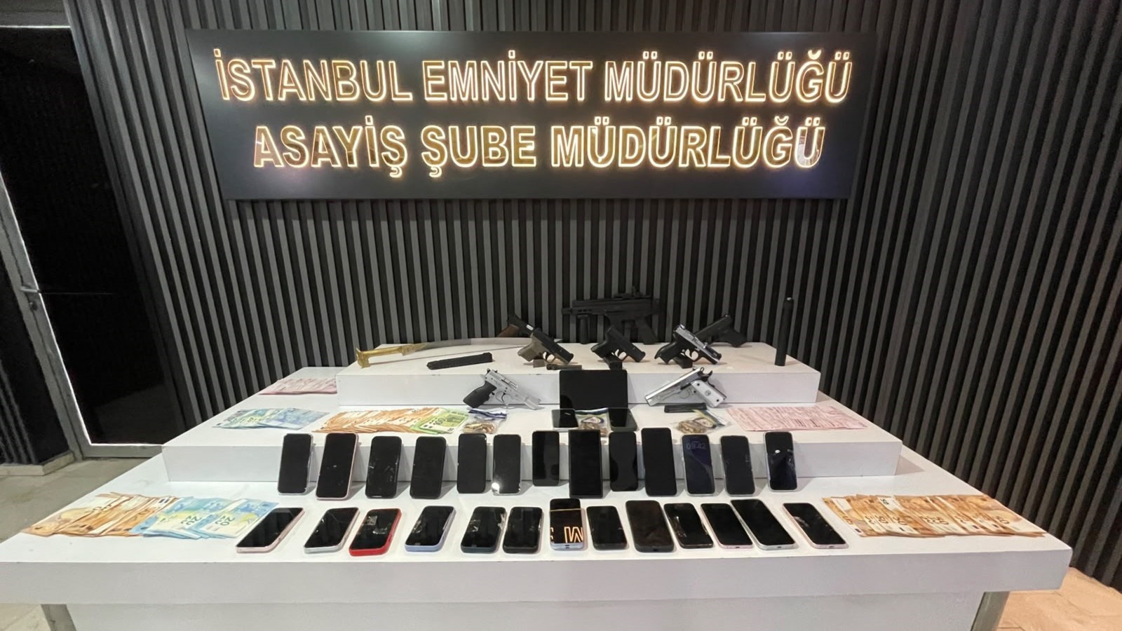 Kırmızı bültenle aran şüpheli, estetik ameliyatla kimlik değiştirmek isterken yakalandı