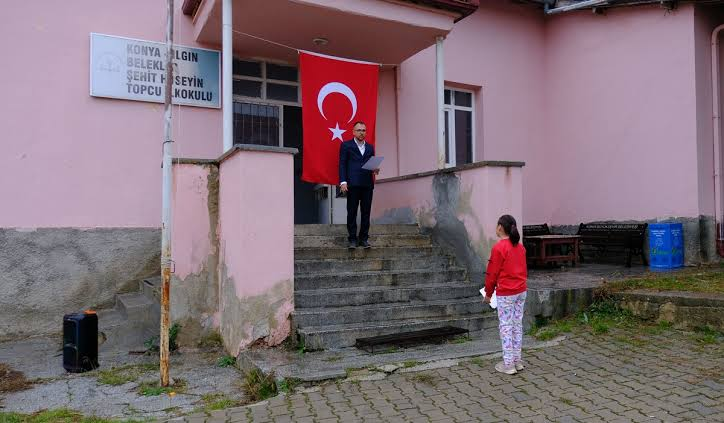 Tek öğrencisi olan okulda tören: "İşte Cumhuriyet tam olarak budur"
