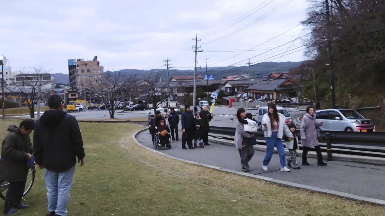 Tarihin en büyük depremi sanıldı: 9.9'luk alarm Japonya'yı ayağa kaldırdı