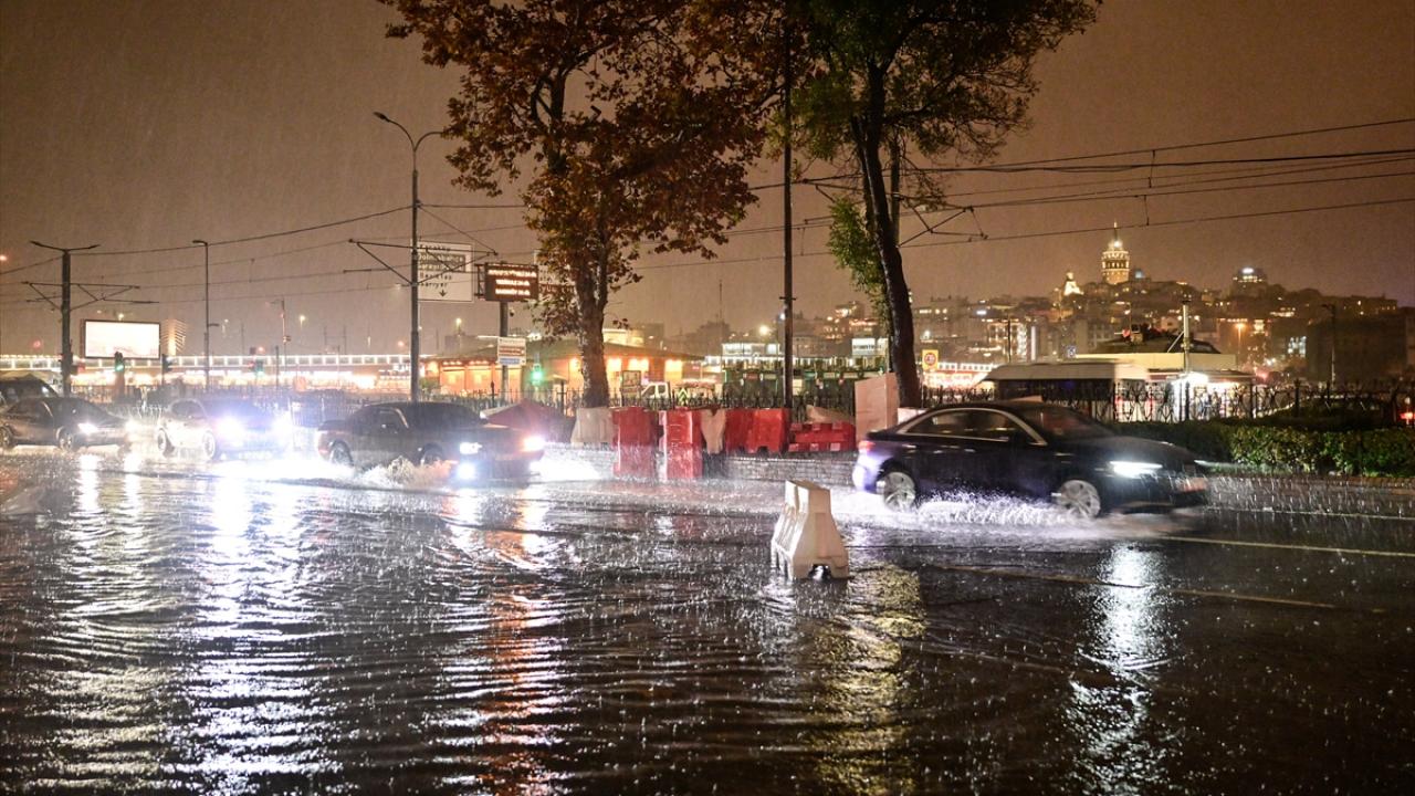 İstanbul'daki sağanağı 3 meteorolojik faktör tetikledi