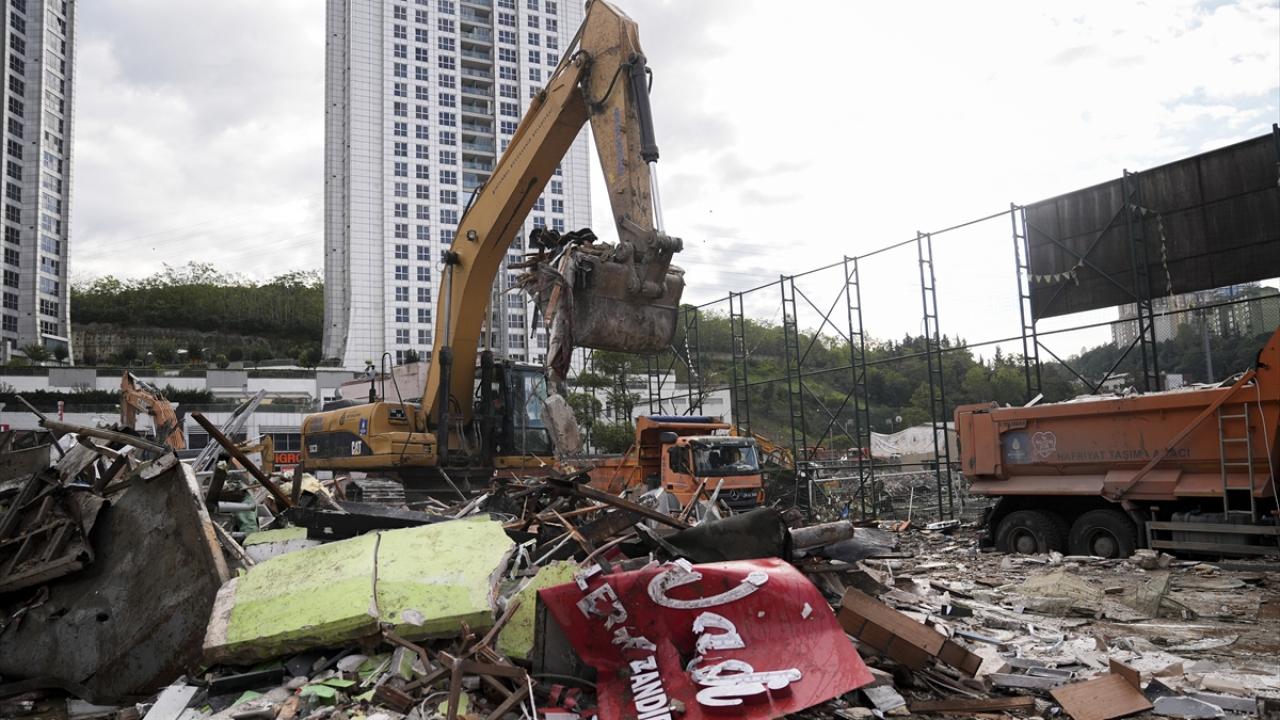 İstanbul Valisi Gül: 3 bin ev ve iş yeri zarar gördü
