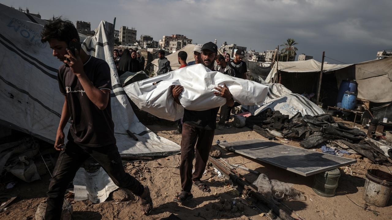 Soykırımcı İsrail'in Gazze'ye saldırılarında 2'si çocuk 5 kişi hayatını kaybetti