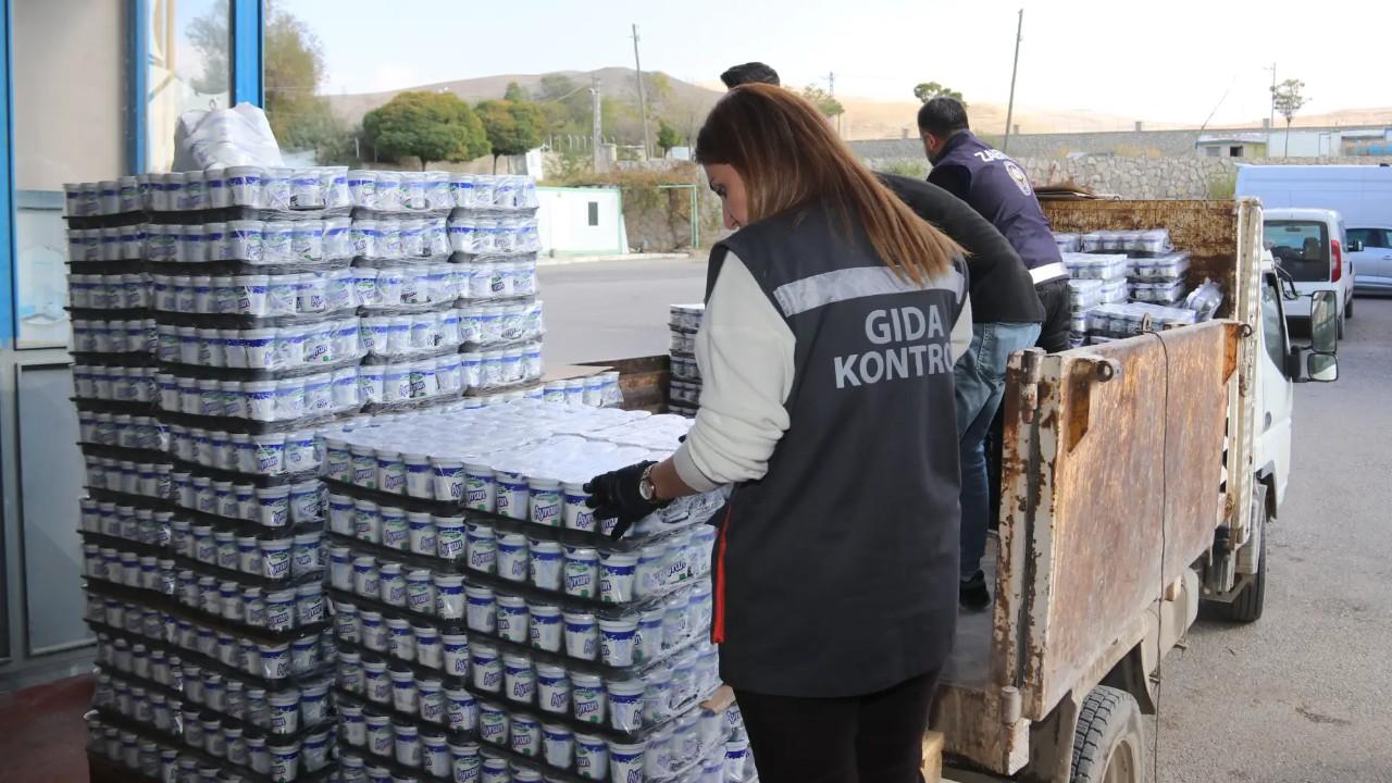 Van'da son kullanma tarihi geçen 860 koli ayran imha edildi
